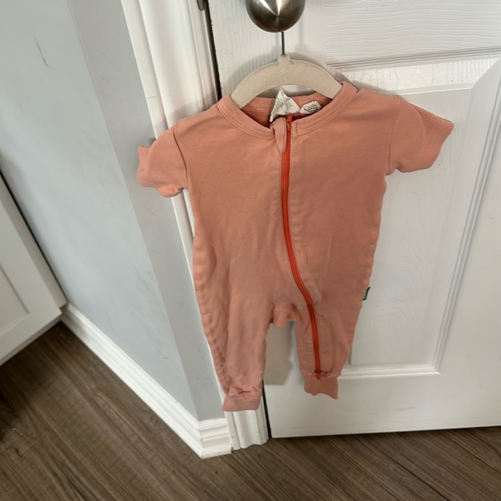 Parade short sleeve onesie - 6-12M